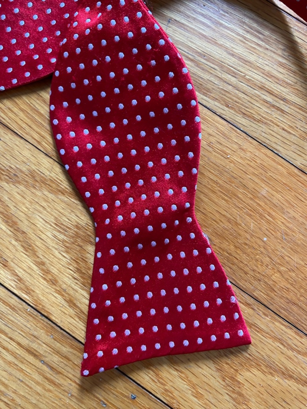 Tommy Hilfiger Red Polka Dot 100% Silk Self-Tie Bow Tie Adjustable sizing - Picture 4 of 5